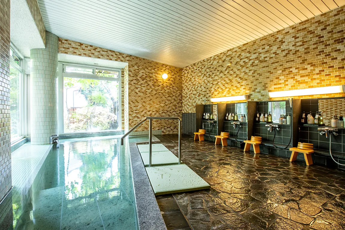 【大浴場 芙蓉】洗い場も広々としています。