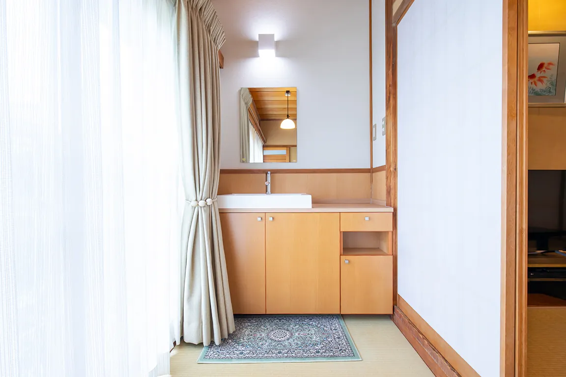 【本館和室 穂高】2024年2月に洗面台とトイレをリニューアルしています。