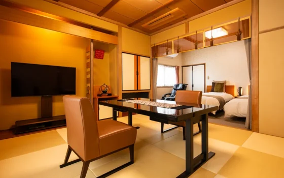 【こまくさ】50インチのテレビも備えております。