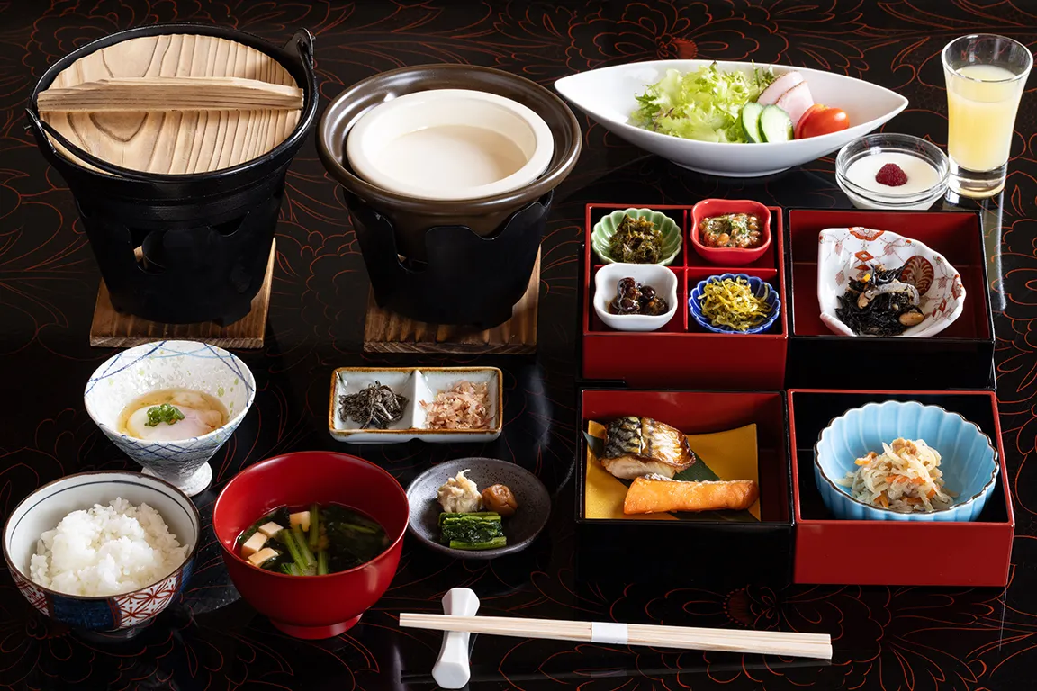 【朝食一例】信州の田舎で食べられるような滋味深いおかずを豊富に揃えた朝食