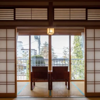 【りんどう】晴れた日には遠くにアルプスを望めます。