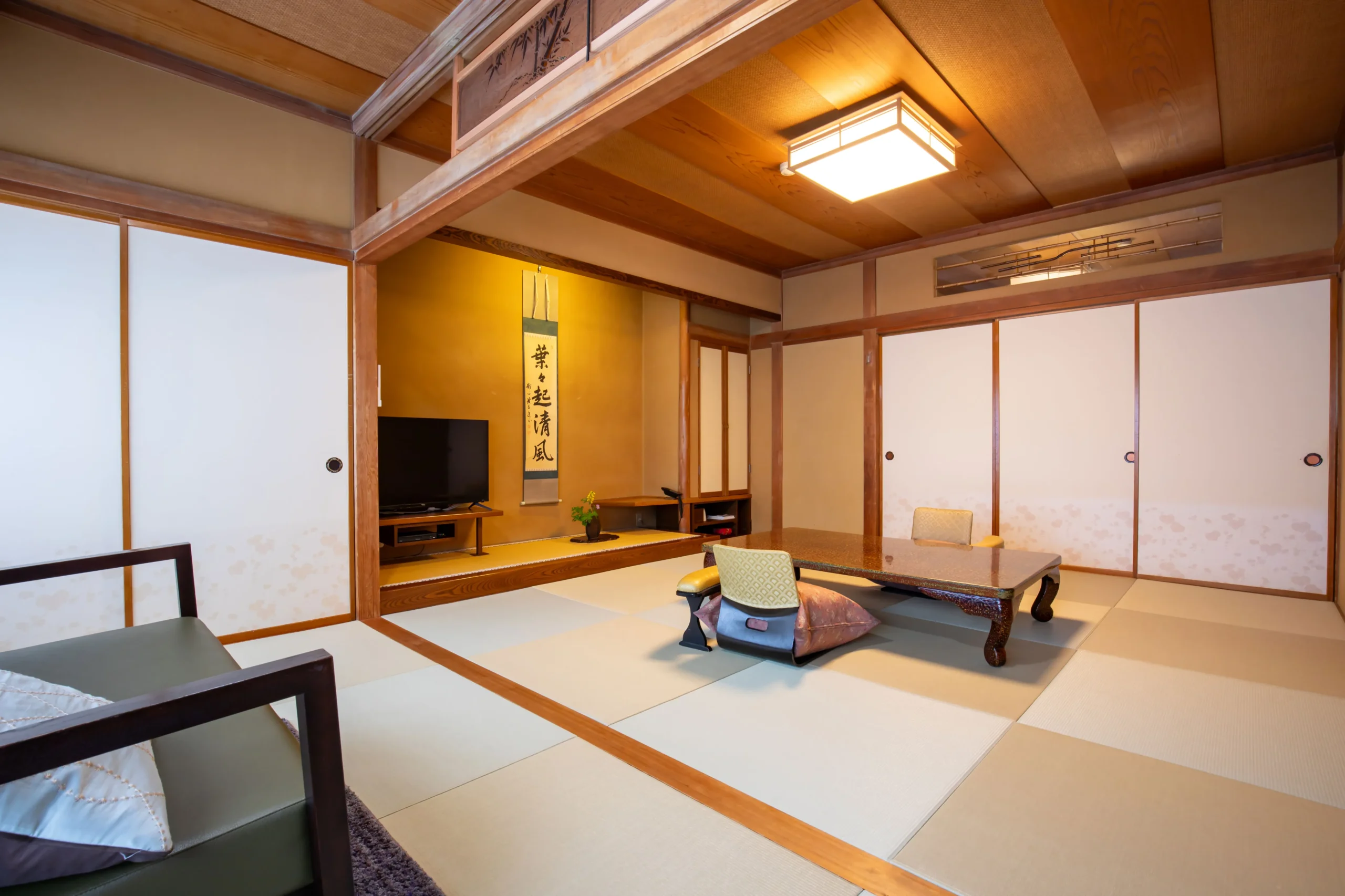 【本館和室 白馬】広縁の仕切りがない広々とした和室