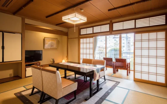 【りんどう】晴れた日には遠くにアルプスを望めます。